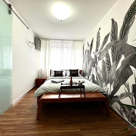 Laciarska Apartment ~ 200M Main Square ~ Self Check-In 20H Wrocław Exterior foto